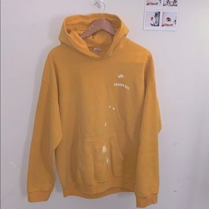 Vintage Style Shadow Hill Gold hoodie